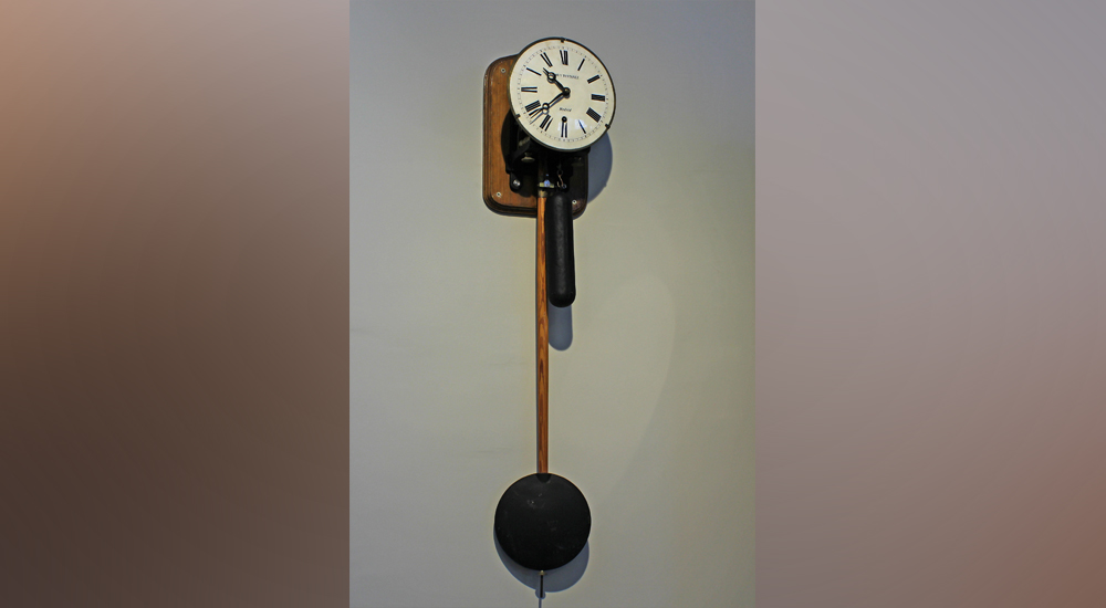 Restauración del reloj-patrón Girod y Fontanez del Museo del Ferrocarril de Madrid Restauración del reloj-patrón Girod y Fontanez del Museo del Ferrocarril de Madrid